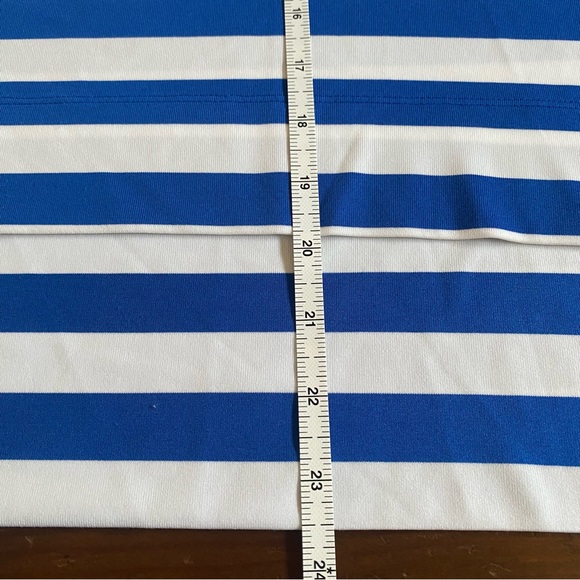 Tory Burch Sport Women’s Blue White Striped Performance Casual Top SPF50 SMALL - Picture 11 of 12